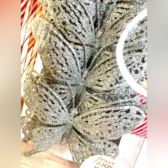 4 Large Christmas Butterflies Clip on Ornaments Silver Glitter Tree Wreaths Gift - Picture 1 of 6